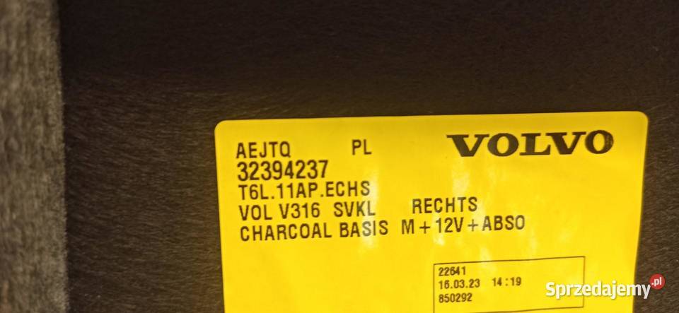 VOLVO XC40 BOCZEK BAGAŻNIKA PRAWY 31446740