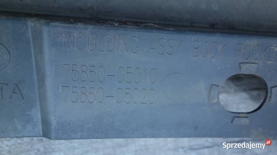 NAKŁADKA PRÓG PRAWY TOYOTA AVENSIS T27 09 śląskie Ruda Śląska