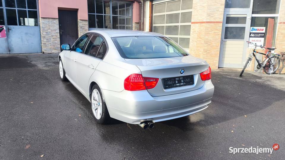 BMW 325i 30 benzyna 218 2011r Rzeszów