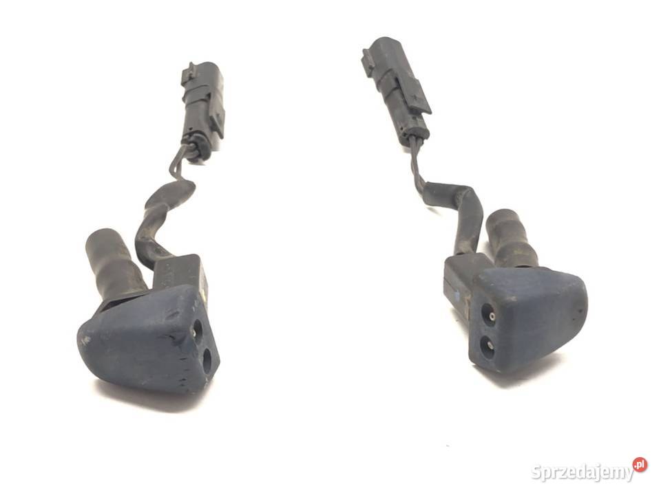 DYSZE SPRYSKIWACZY Z MASKI VOLVO V70 III 0716