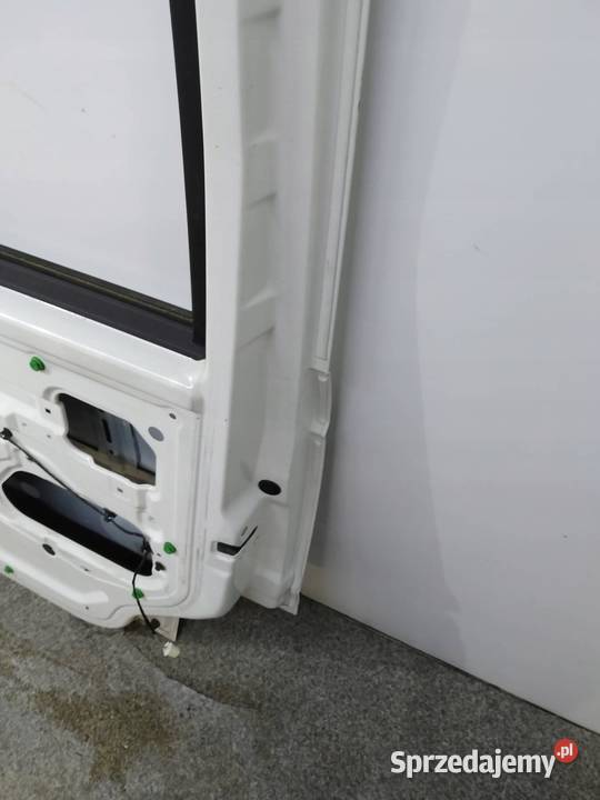 DRZWI PRAWE PRZÓD BIAŁE Piaggio Porter II 2021