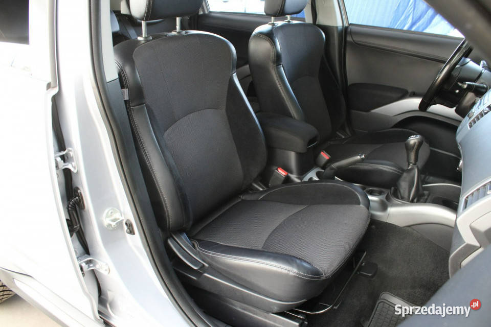 Mitsubishi Outlander BezwypadkowyBogate isofix