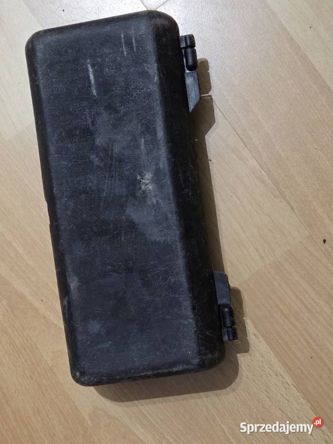 Skrzynka narzędziowa Fiat 125p 126p Polonez osobowe
