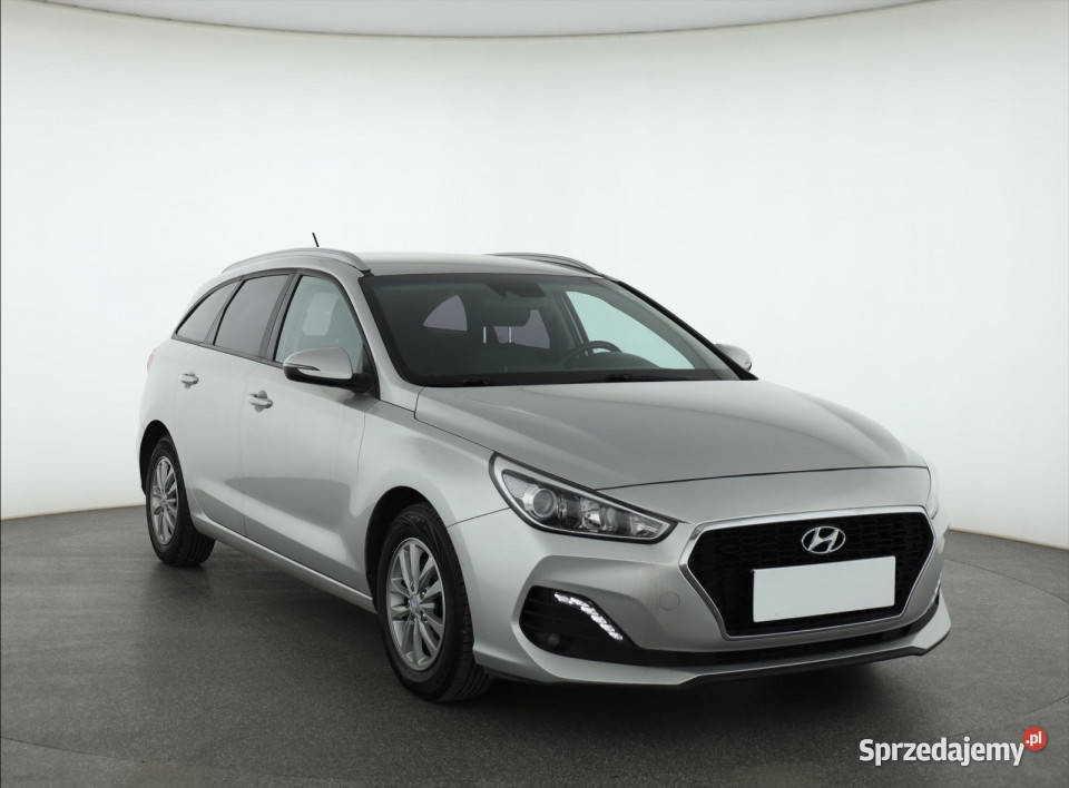 Hyundai i30 10 TGDI asystent pasa ruchu