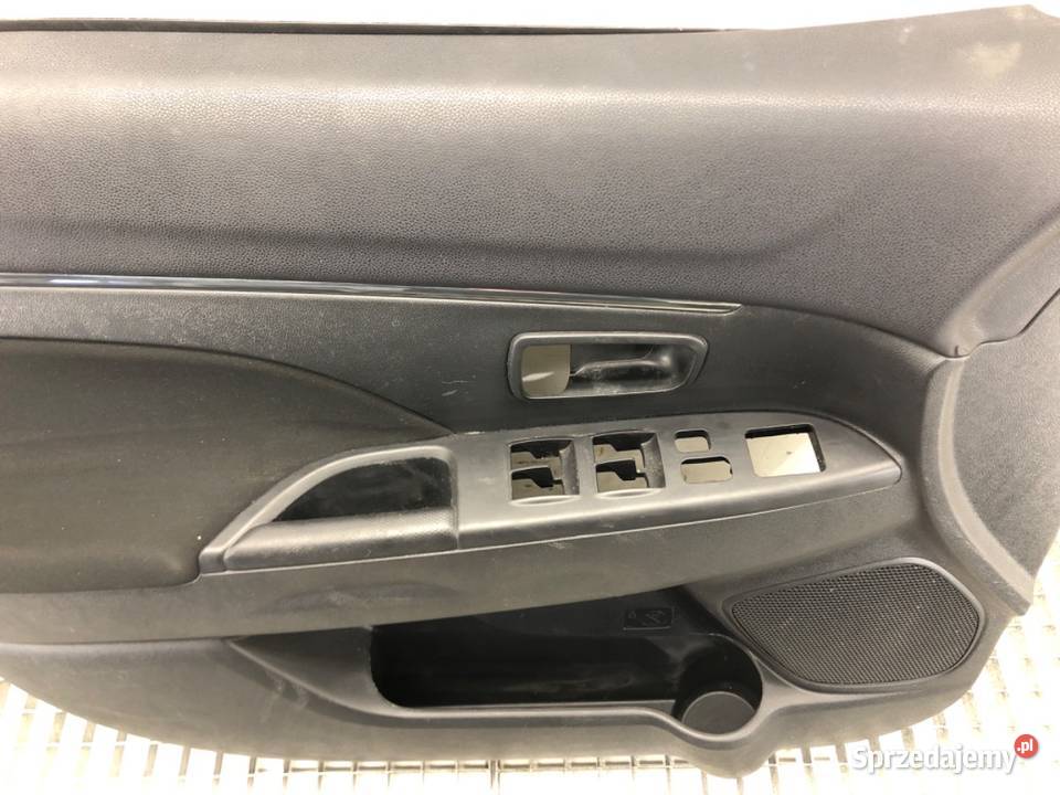 BOCZEK DRZWI PRZÓD LEWY TAPICERKA MITSUBISHI