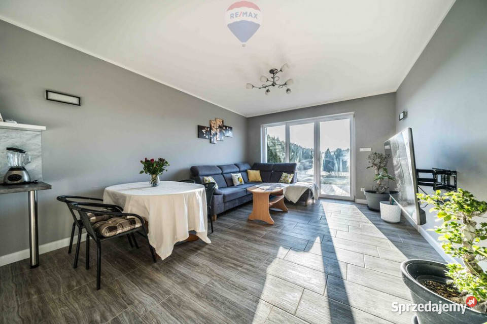 Parterowy funkcjonalny dom z ogródkiem 269m2 Lusówko