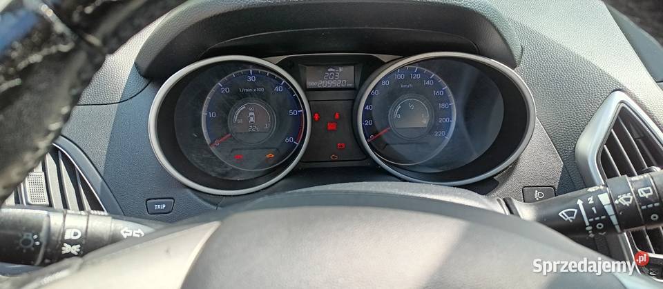 Hyundai ix35 17 CRDI 2013 czarny autoalarm Motoryzacja Chełm