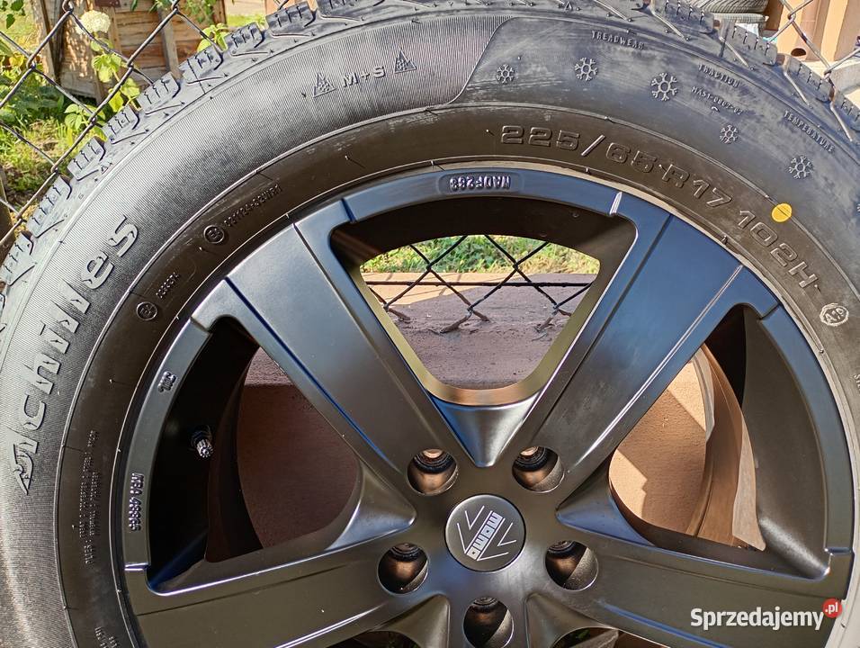 Komplet opon zimowych 4 R17 22565 lubelskie Dziuchów
