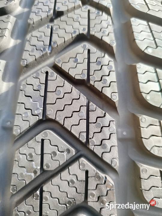 A954Koła Zimowe Nowe 17 5x108 2055517 Pirelli Bąków