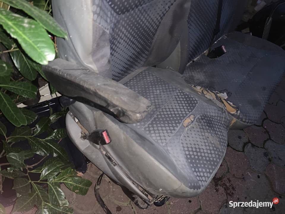 Trafic vivaro primaster fotele przód Września