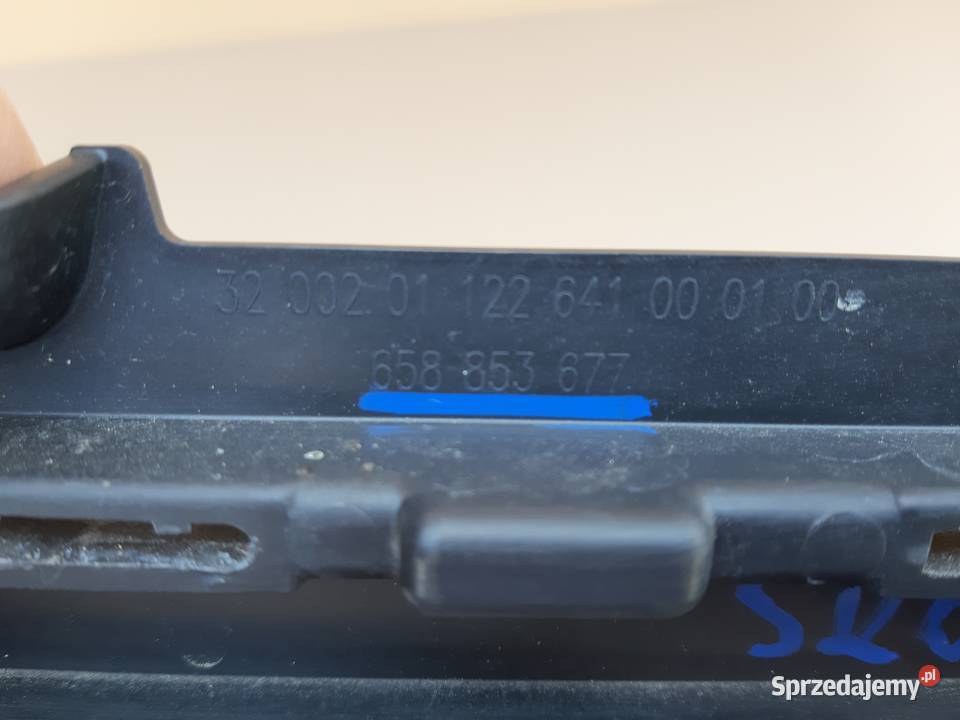 SKODA KAMIQ KRATKA ZDERZAKA ŚRODKOWA ATRAPA osobowe Trzciel