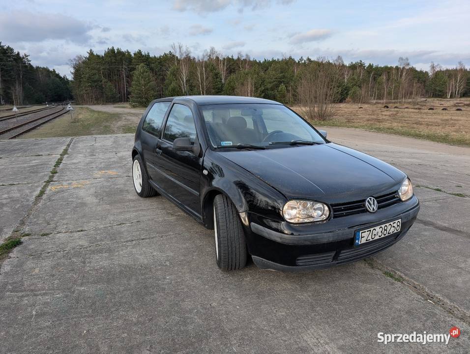 Golf 4 IV 19 SDI Diesel niskie spalanie tania Rok produkcji 1998 Żagań