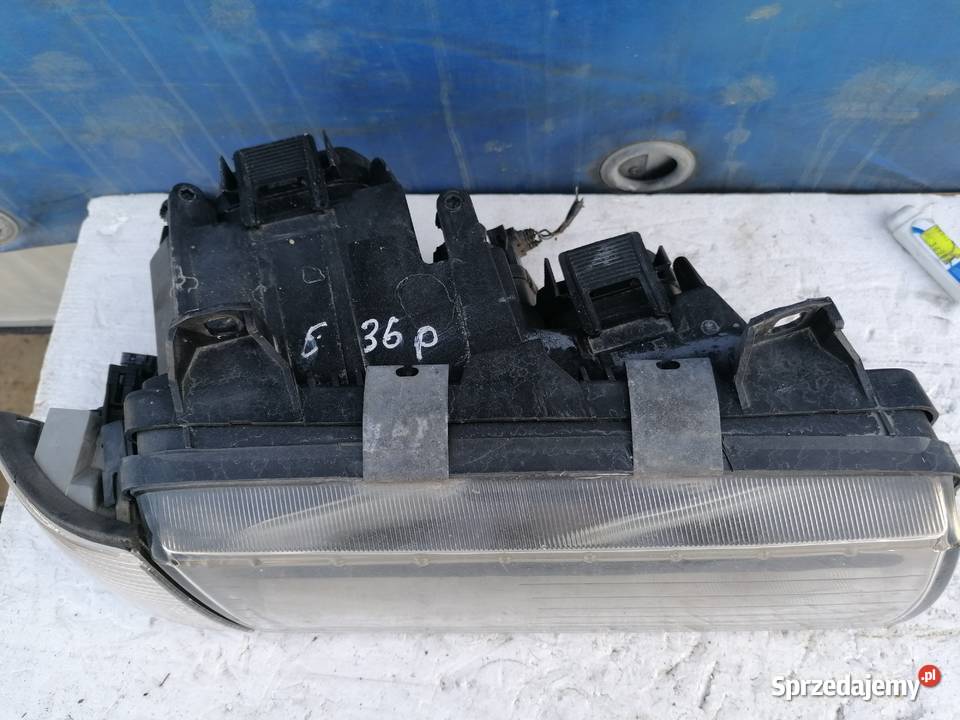 Lampa Prawa Bmw E36 osobowe lubelskie Wisznice sprzedam
