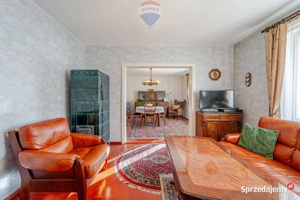 Na sprzedaż rodzinny wygodny dom