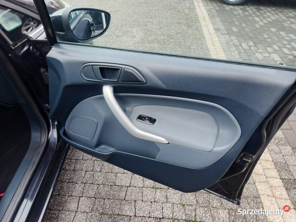 Ford Fiesta Ślicznotka Titanium mały przebieg autoalarm Chełm