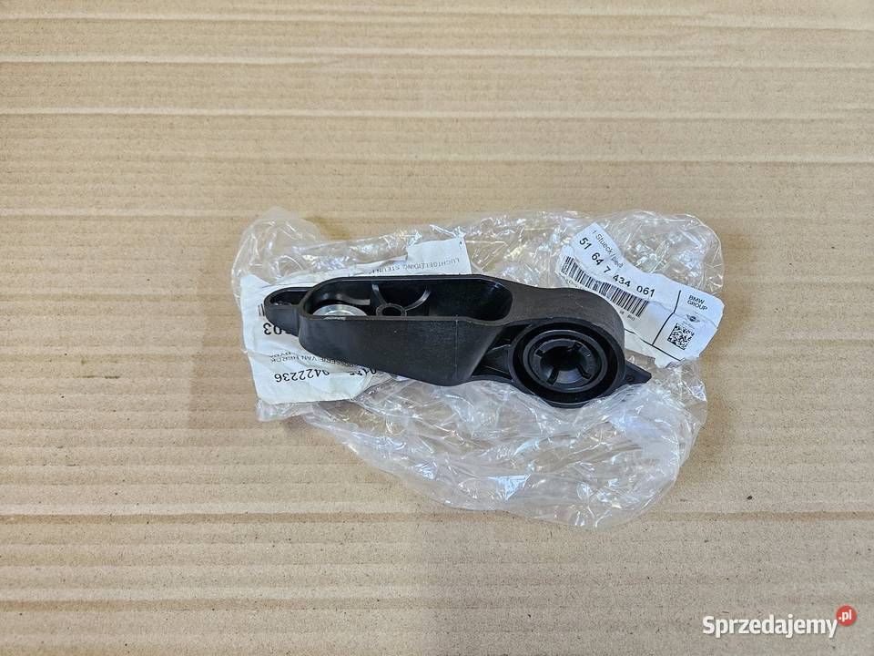 BMW 3 G20 G21 UCHWYT ROLETY ŻALUZJI LEWY 7434061 osobowe Pozostałe Międzychód