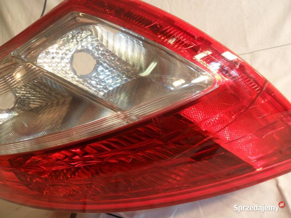 Suzuki Swift MK7 lampa prawa tylna prawy tył sprzedam