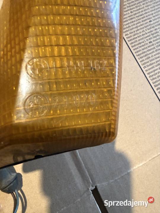 BMW e21 kierunkowskaz prawy kompletny