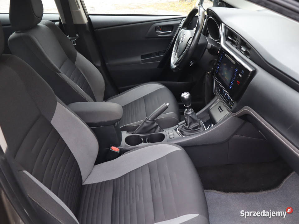 Toyota Auris 16 D4D szary śląskie Katowice