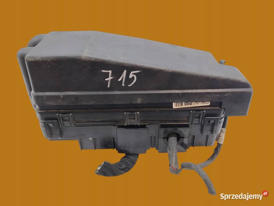 SKRZYNKA BEZPIECZNIKÓW 919504D050 29 B 184 Kia