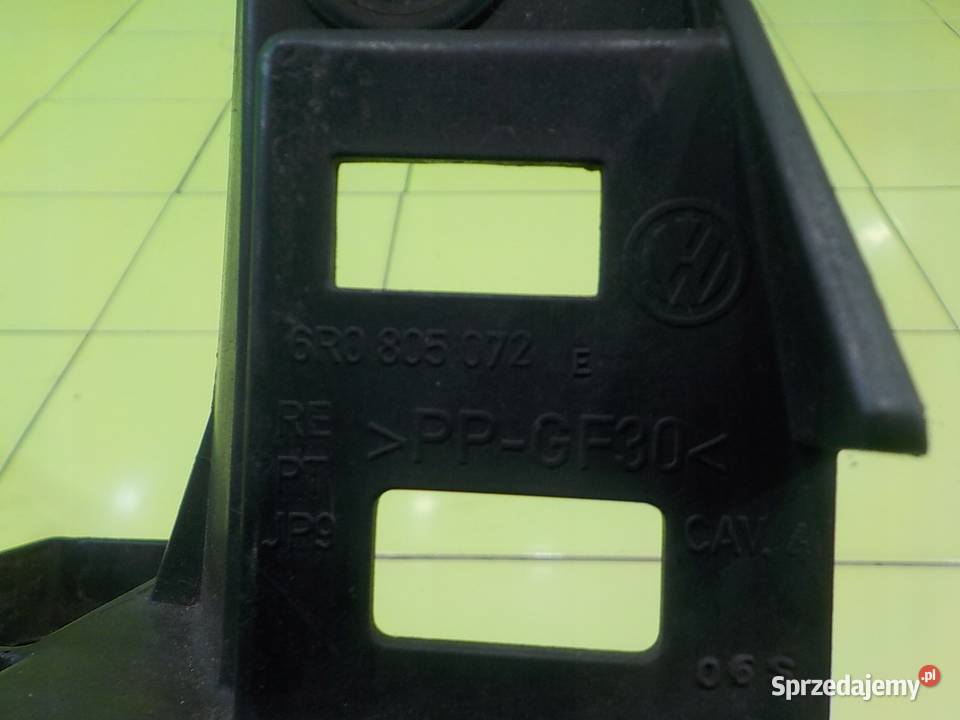 VW POLO V 6R 14 B 11r slizg pod lampe prawy Lampy przednie Suków sprzedam