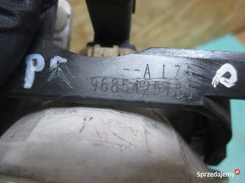 PEUGEOT 3008 I 10r halogen 9685425120