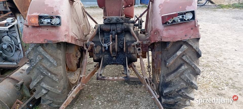 Tył ciągnika Ursus 4011