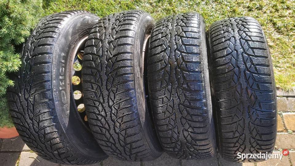 Opony zimowe Nokian 19565R15 na felgach