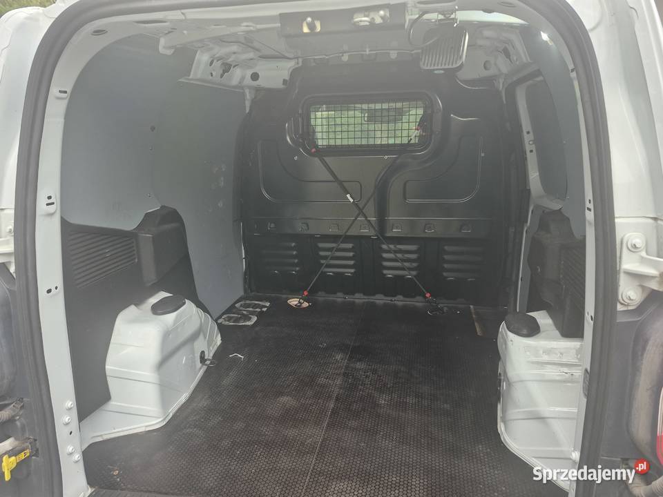 Ford Transit Courier 15 Diesel 2018 r przebieg diesel Ostrołęka