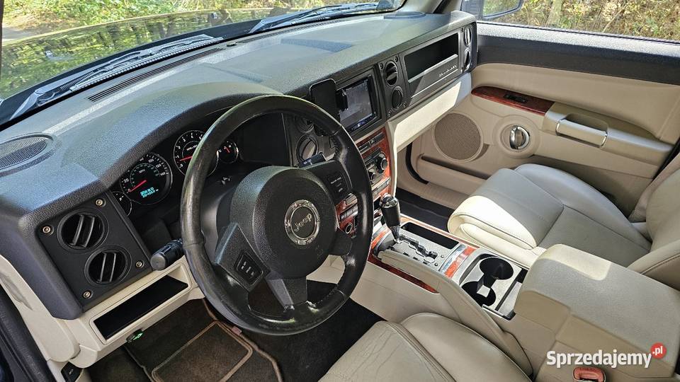 Jeep Commander 47L V8 231 LPG 7 osobowy RWD Józefów
