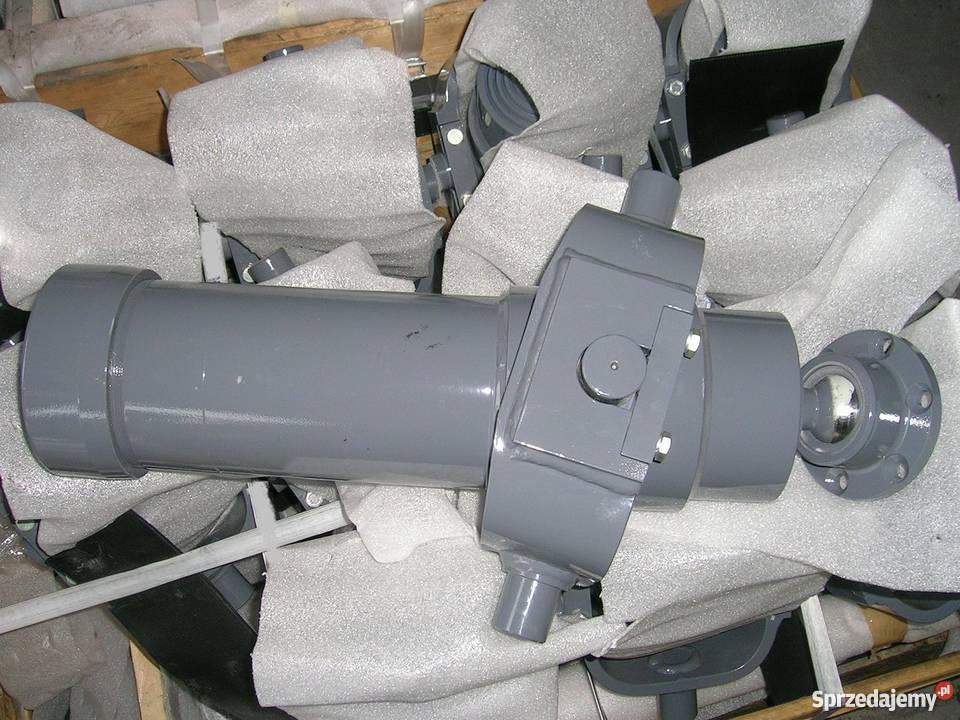 Siłownik wywrotu 581skok 1700mmz kołyską i Brzozówka