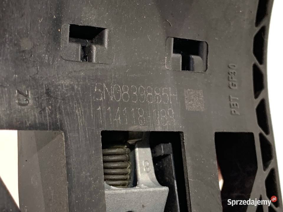 KLAMKA ZEWNĘTRZNA LEWY TYŁ SKODA FABIA III Kombi