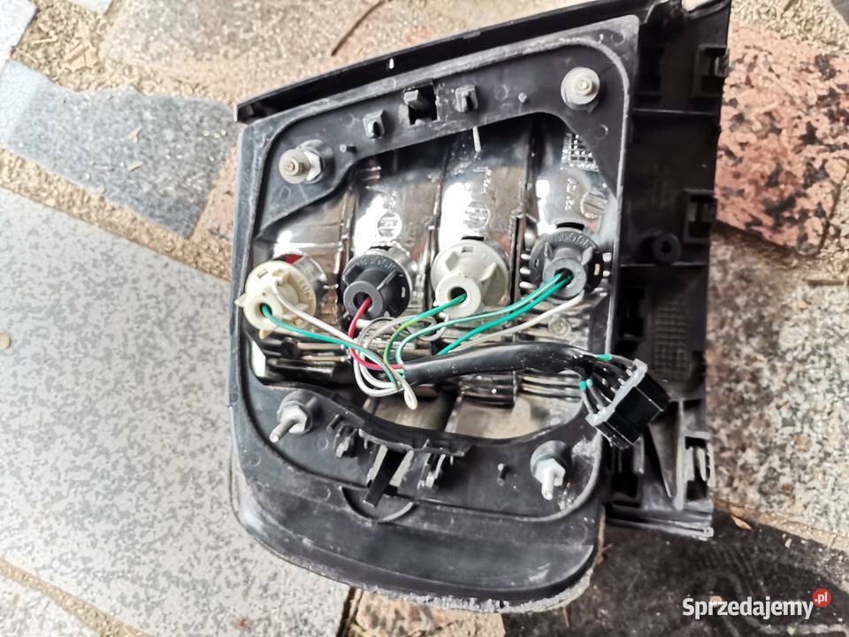 Audi a4 b5 lampy tył osobowe lubuskie Gubin