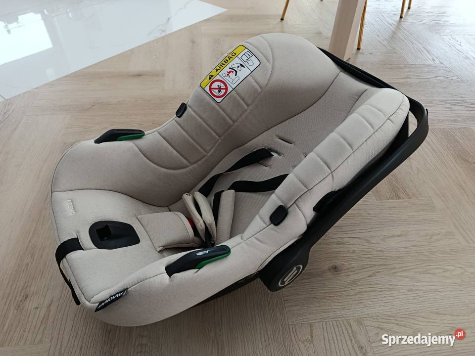 Fotelik samochodowy COSMO Avionaut z bazą Biłgoraj