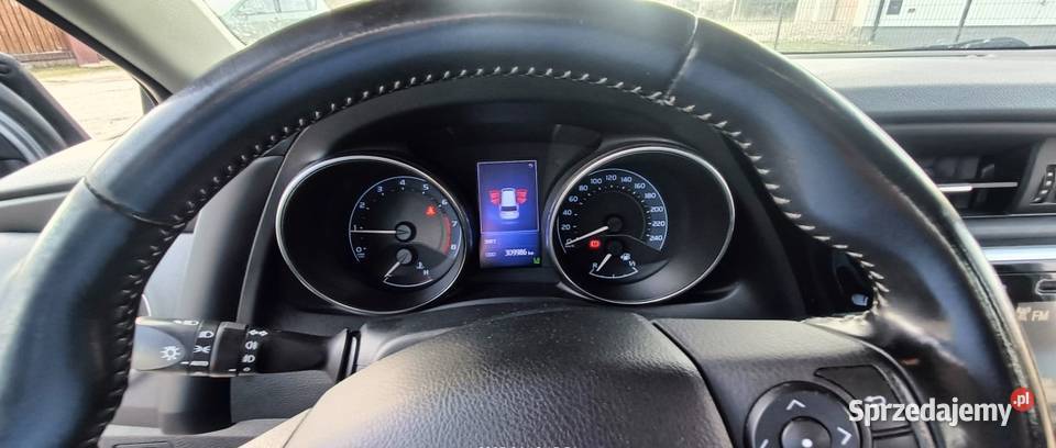 toyota auris kombi 16 benzyna mazowieckie Ostrołęka sprzedam