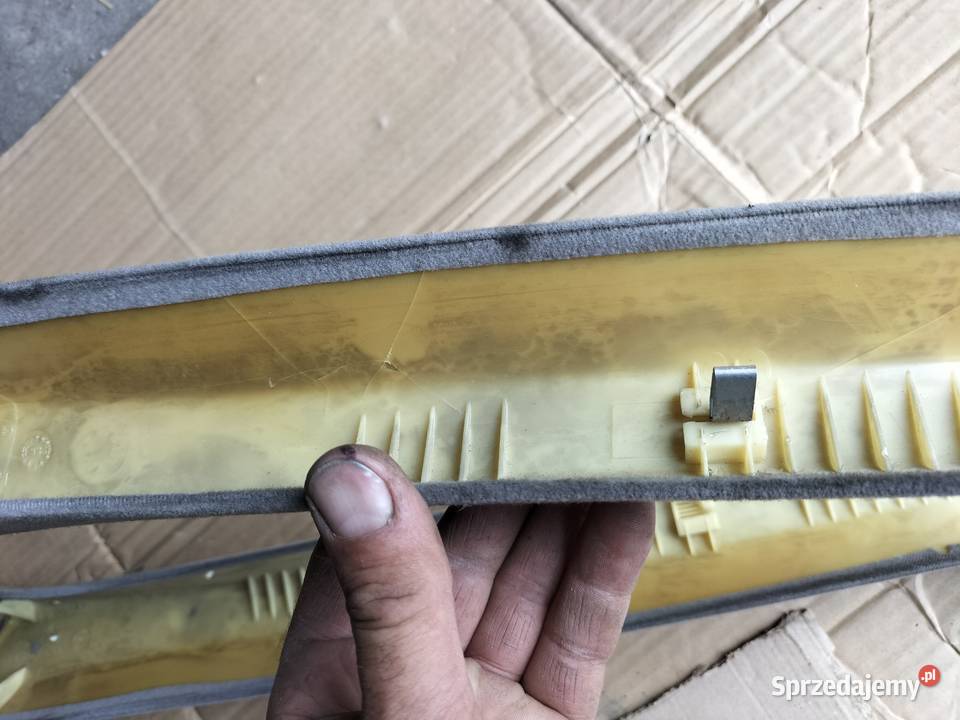 AUDI 80 B4 80B4 OSŁONA SŁUPKA SZYBY PRAWA LEWA lubelskie Kamień-Kolonia