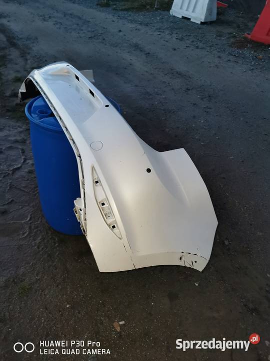 Volkswagen GOLF VII 5G6807421E zderzak tylny Luzino