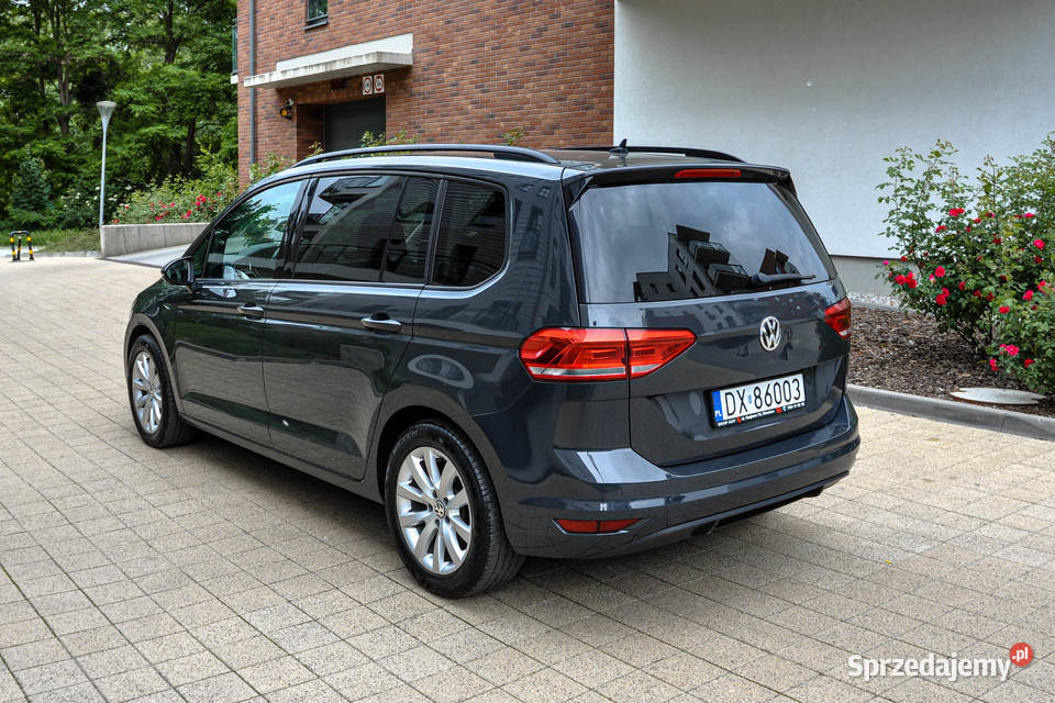 Volkswagen Touran 2016 r Bezwypadkowy dolnośląskie