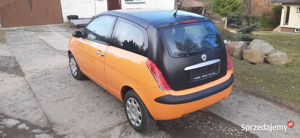 Lancia Ypsilon Limited Momo Design 14 95 2006 Nałęczów