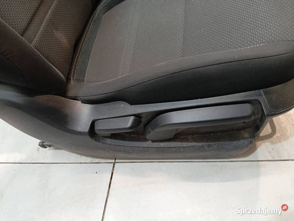 FOTELE KANAPA BOCZKI EU KPL HB Fiat Tipo II 2016