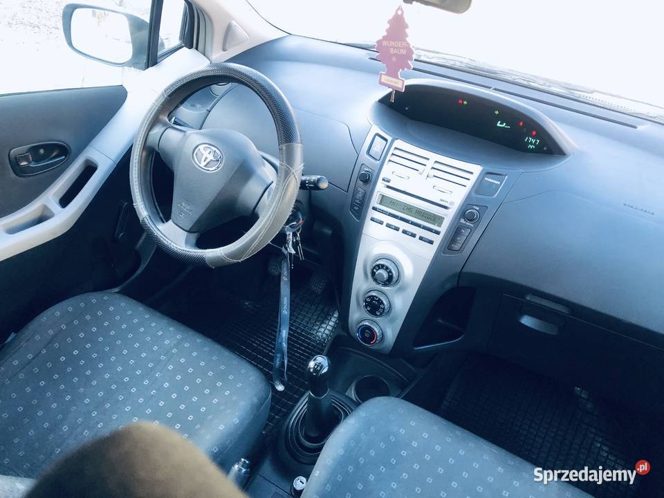 Toyota Yaris II 10VVTi 69 Biały akrylowy Przeworsk sprzedam