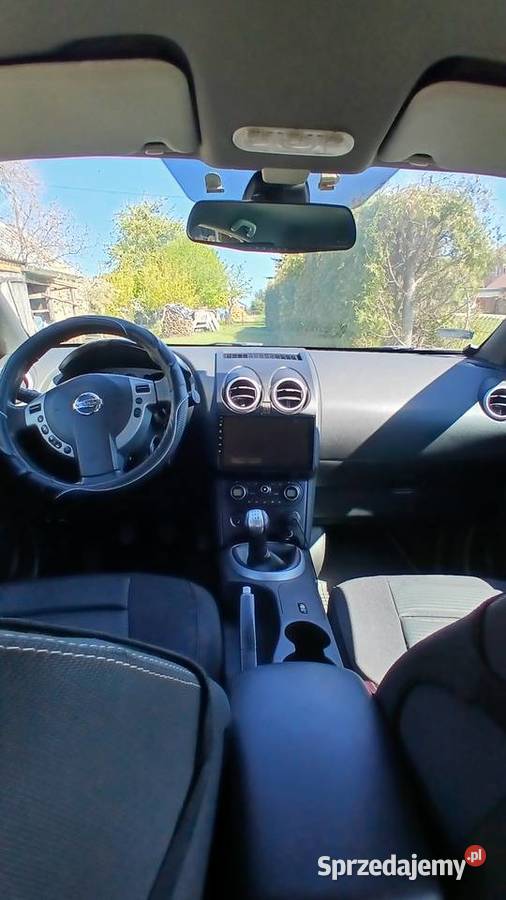 Sprzedam Nisana 16 garażowany