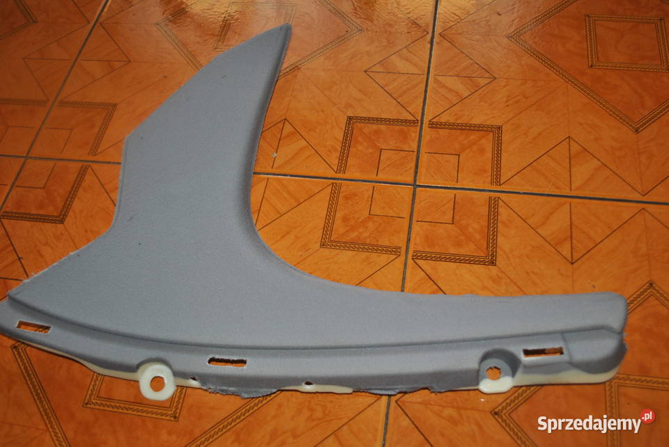 Tapicerka boczka prawy tył przednia część BMW Poręba