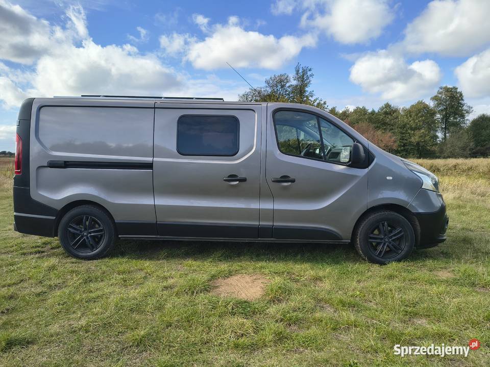 KAMPER Renault Trafic 3 KAMPERVAN Rok produkcji 2015 Radom