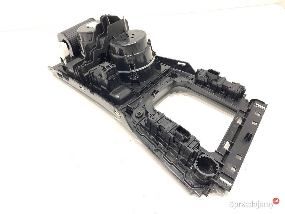 UCHWYT NA NAPOJE VW GOLF VII Kombi KUBKI KUBKÓW