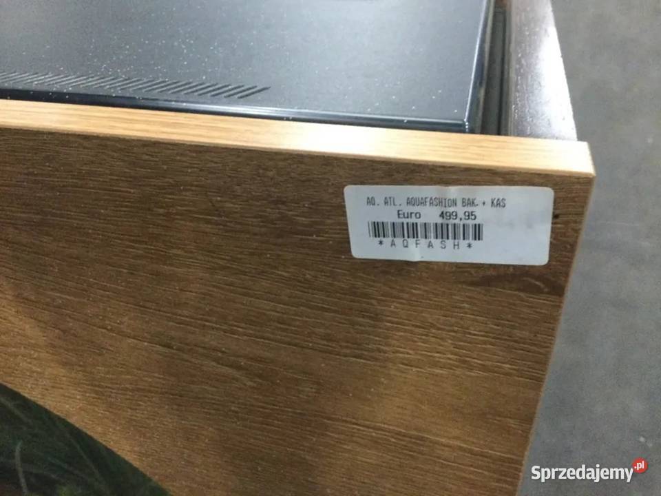 Akwarium w drewnianej obudowie Zwierzęta Kozubszczyzna