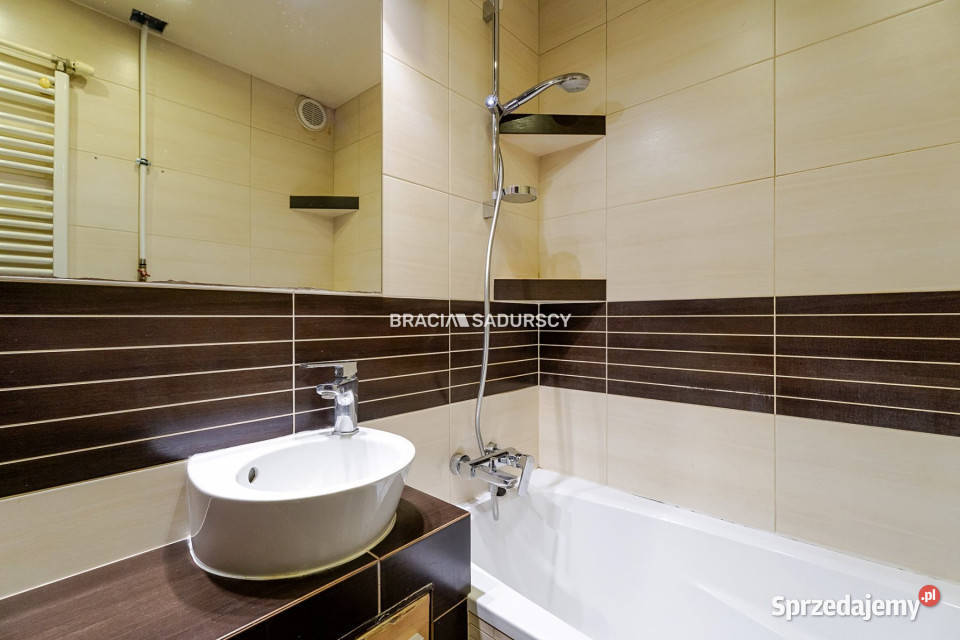 sprzedaży mieszkania 455m2 3 pokoje Kraków blok małopolskie