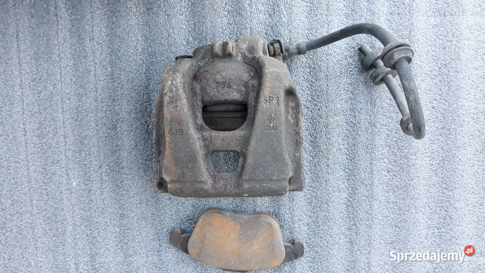 Audi A4 B8 8K Przedni zacisk hamulca prawy Bukownica