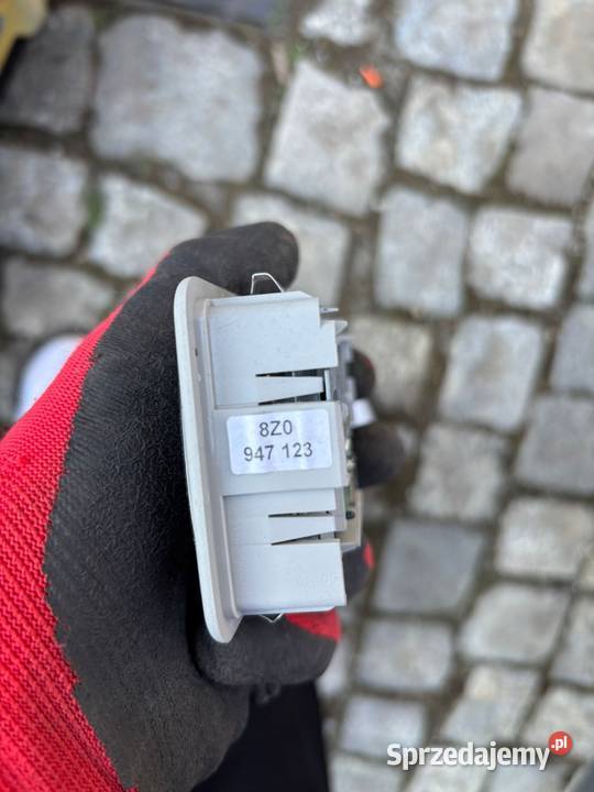 Lampa podsufitki z bagażnika Audi a4 b5b6b7 a6 osobowe Oświetlenie kabiny Świątniki Górne