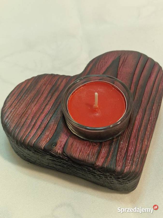 Świecznik drewniany serce purpurowy na tealight czerwony Sępopol